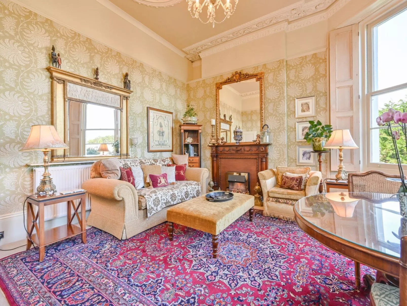 Große Wohnung in viktorianischer Villa