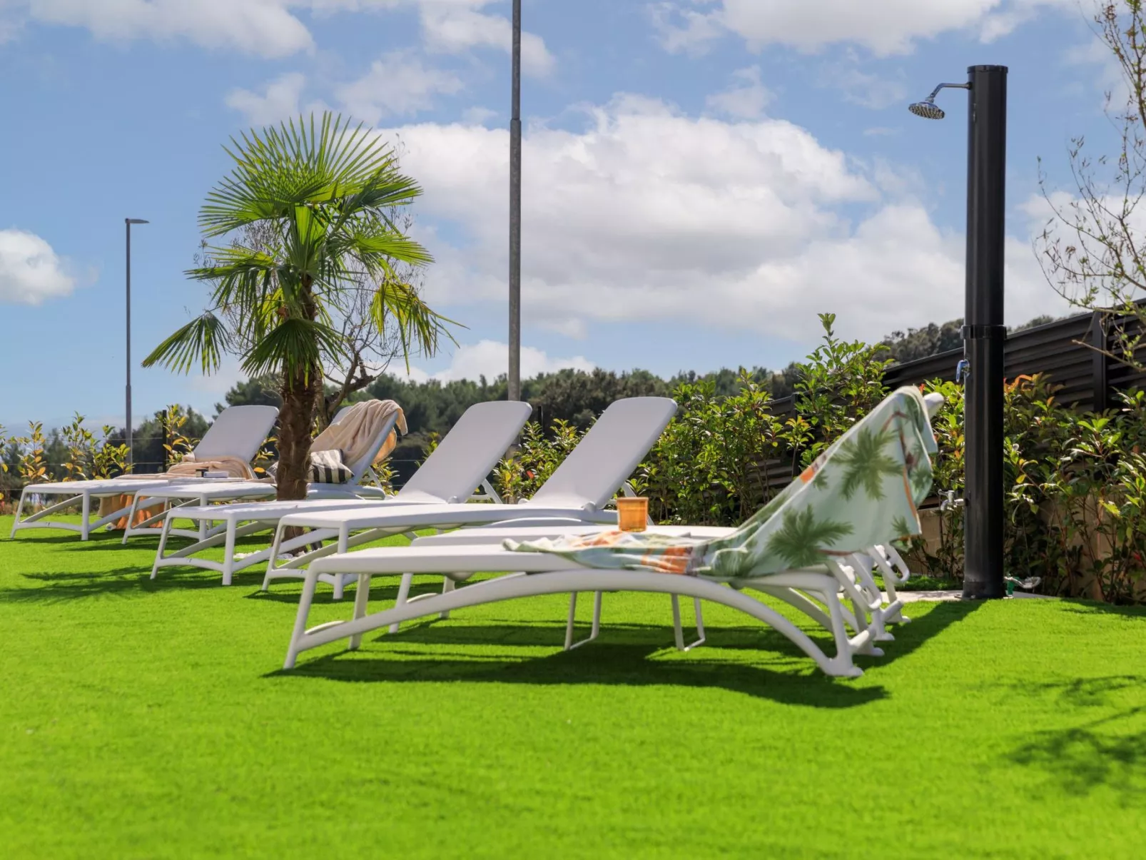 Luxusvilla mit beheiztem Pool in Strandnähe