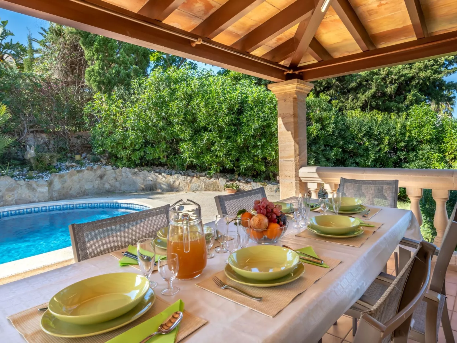 Exklusive Villa mit Meerblick und privatem Pool