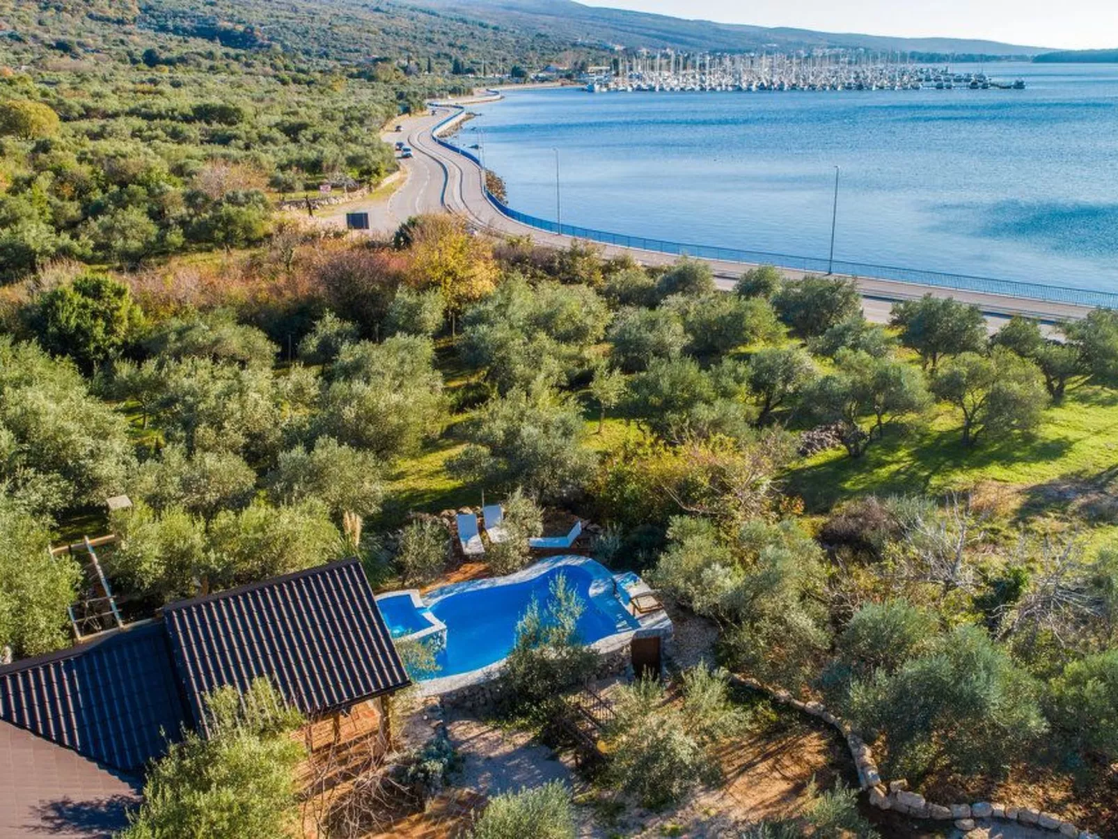 Haus mit Pool, 50 Meter vom Meer entfernt