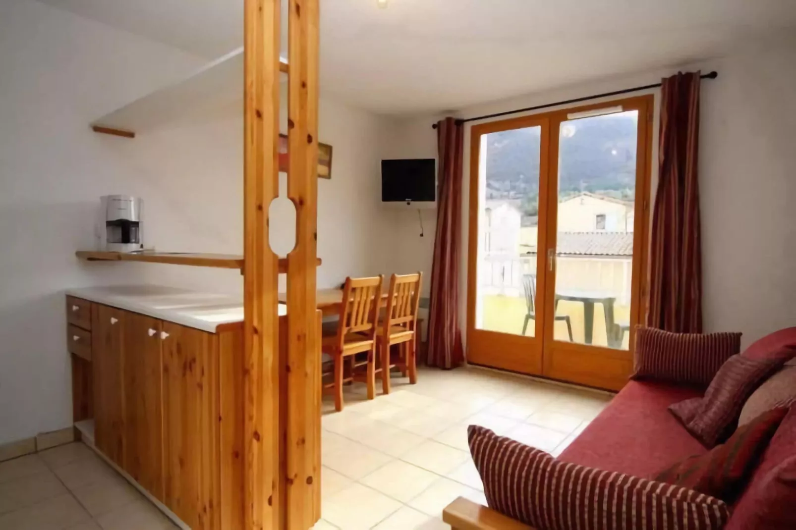 Résidence Les Sources - Montbrun-les-Bains // Apt T3 - 6 pers  3P6-Woonkamer