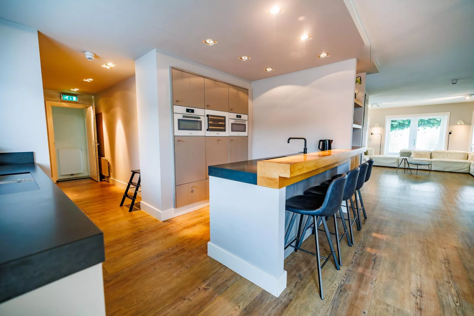 Vakantiepark Eiland van Maurik 4 - Eetkamer