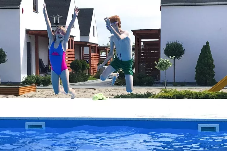 Domy z basenem Rogowo dla 6 osób-Zwembad