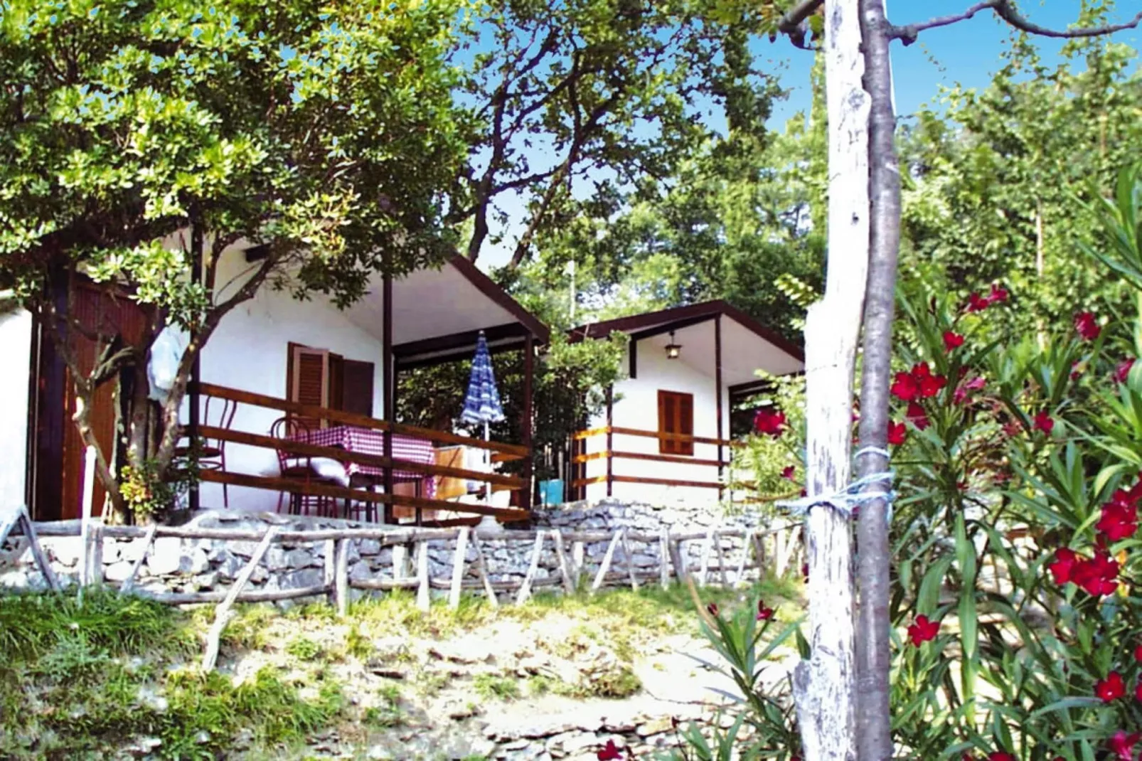 Ferienresort C'era Una Volta Villanova d'Albengo - Type B2 mit Veranda 20 qm-Buitenkant zomer