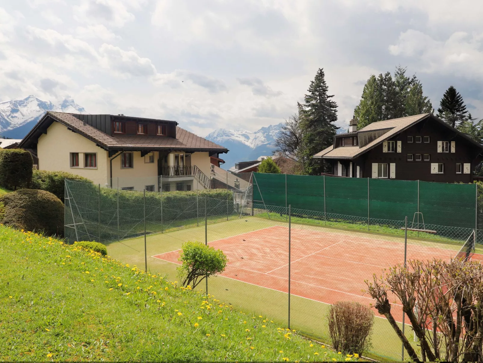 Grand Hôtel A18 - Buiten