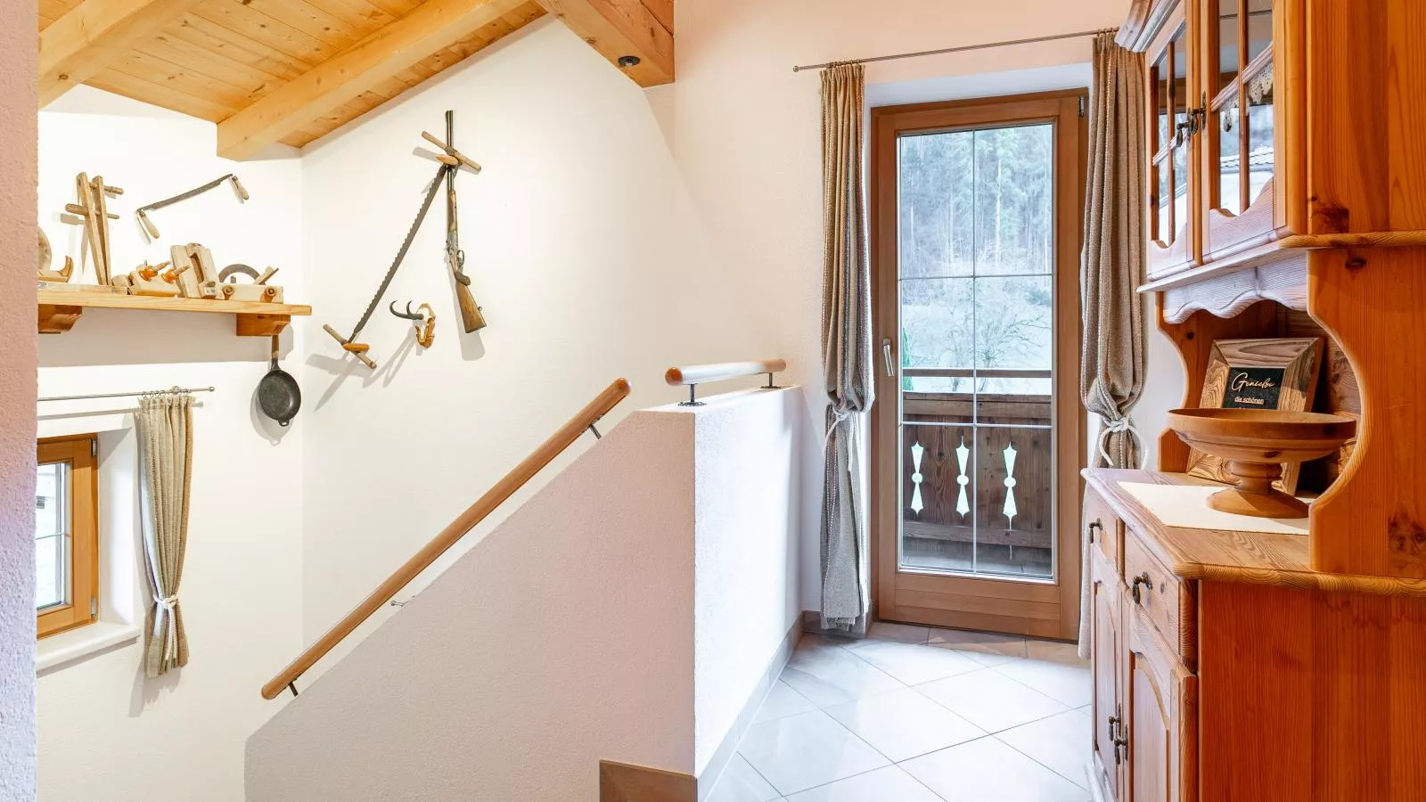 Rosalie-Lorena - Overloop