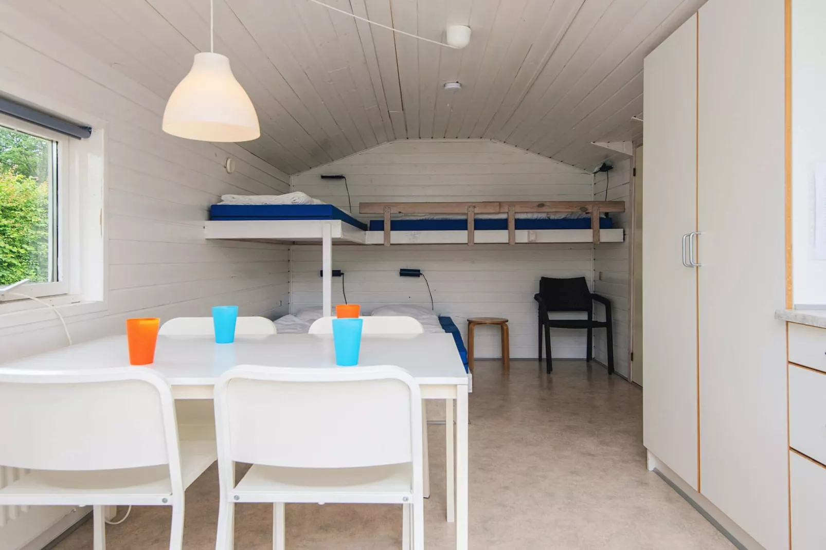 Luksus hytte til 4 pers., med bad-Binnen