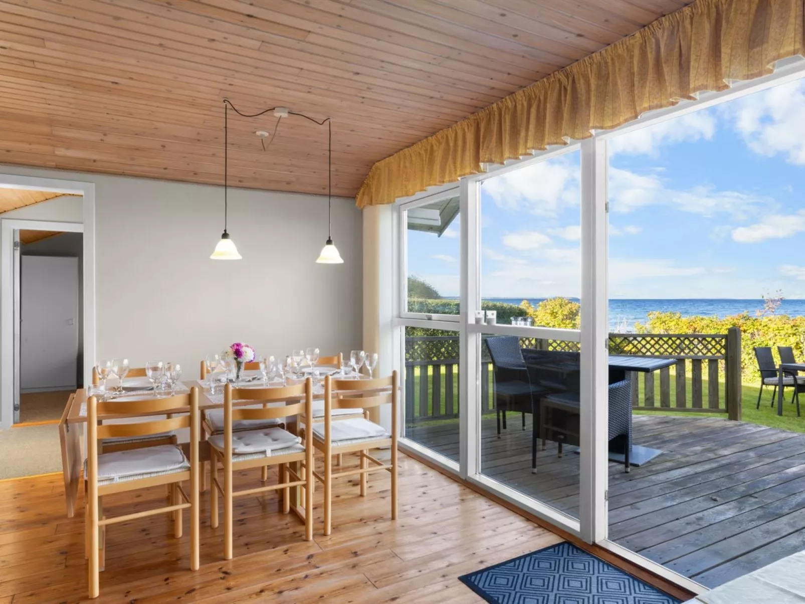 "Astrath" - 10m from the sea-Binnen