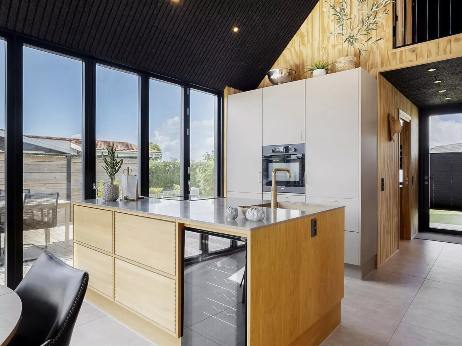 "Greta" - 125m from the sea-Binnen