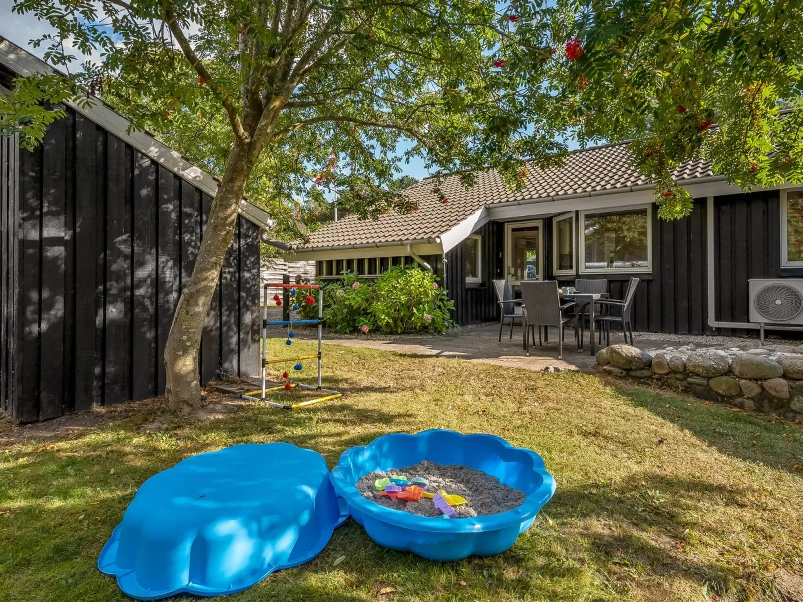 "Margrethe" - 600m from the sea-Buiten