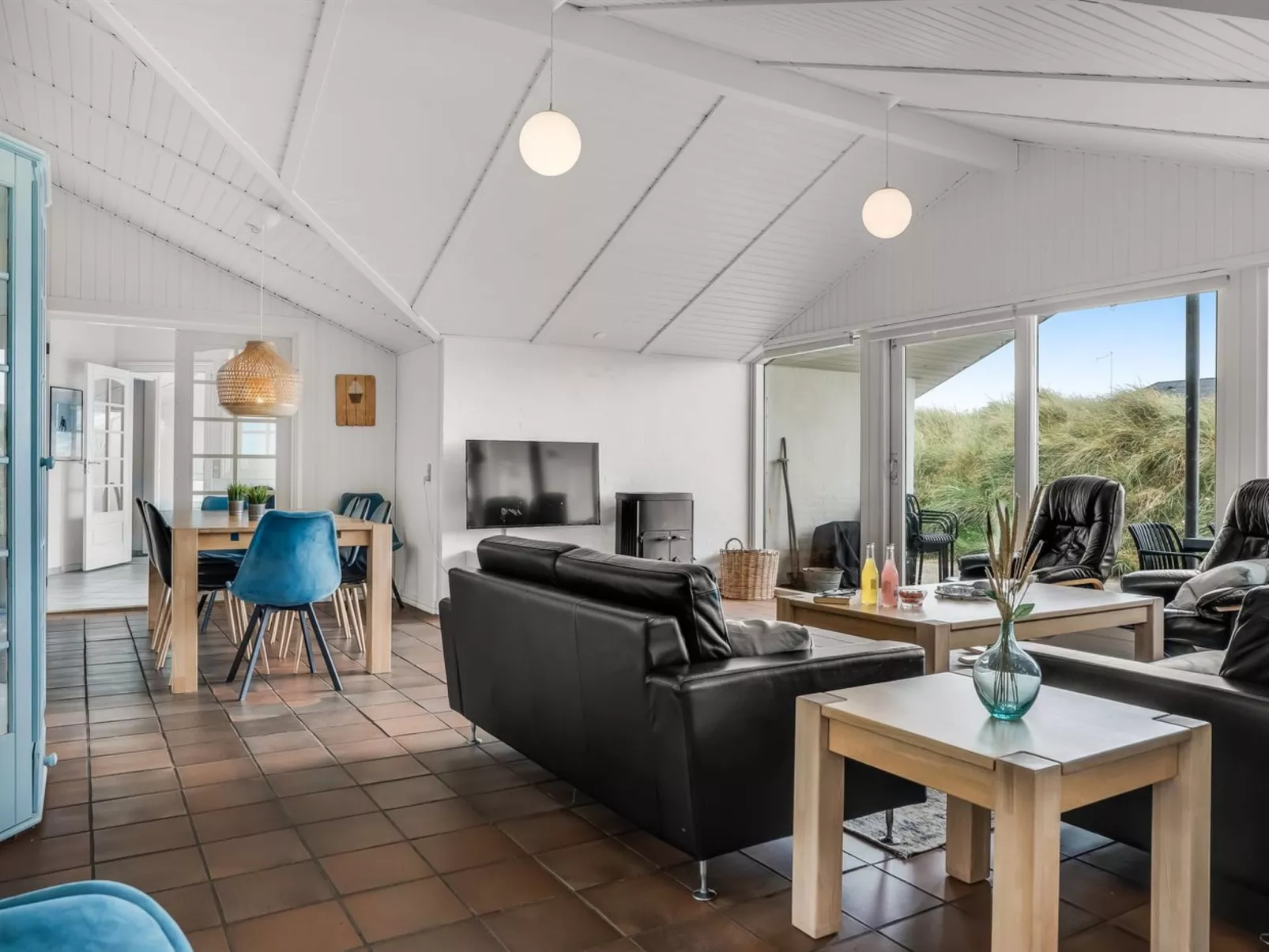 "Nimrod" - 70m from the sea-Binnen