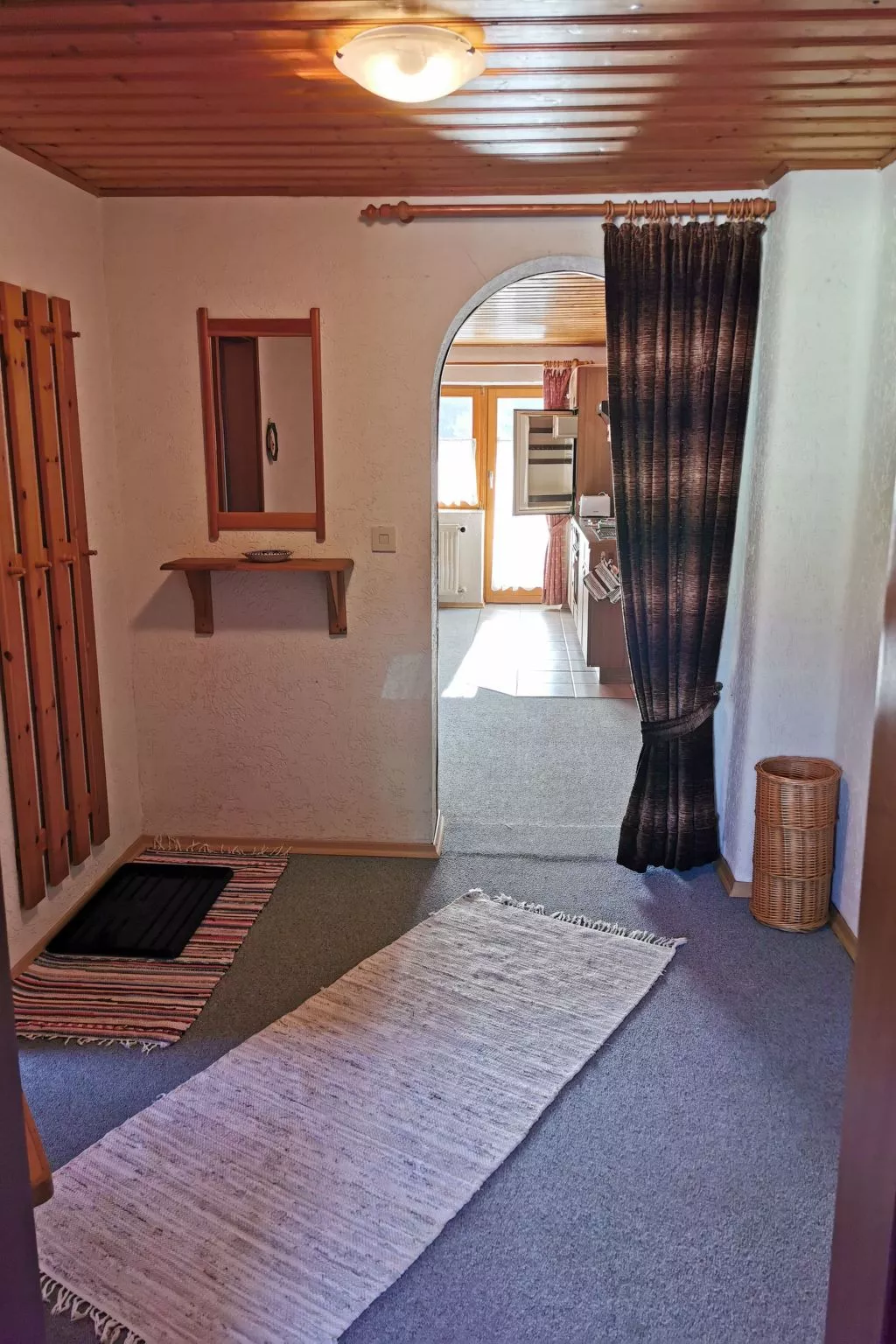 Mit komplett eingerichteter Küchenzeile im Wohnraum - Image-tags.info