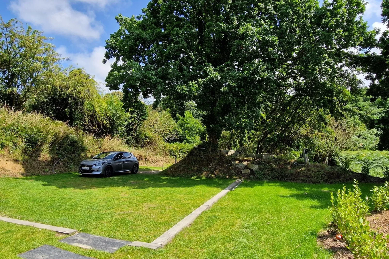 Holiday home in Saint-Jean-du-Doigt Baie de Morlaix-Tuinen zomer