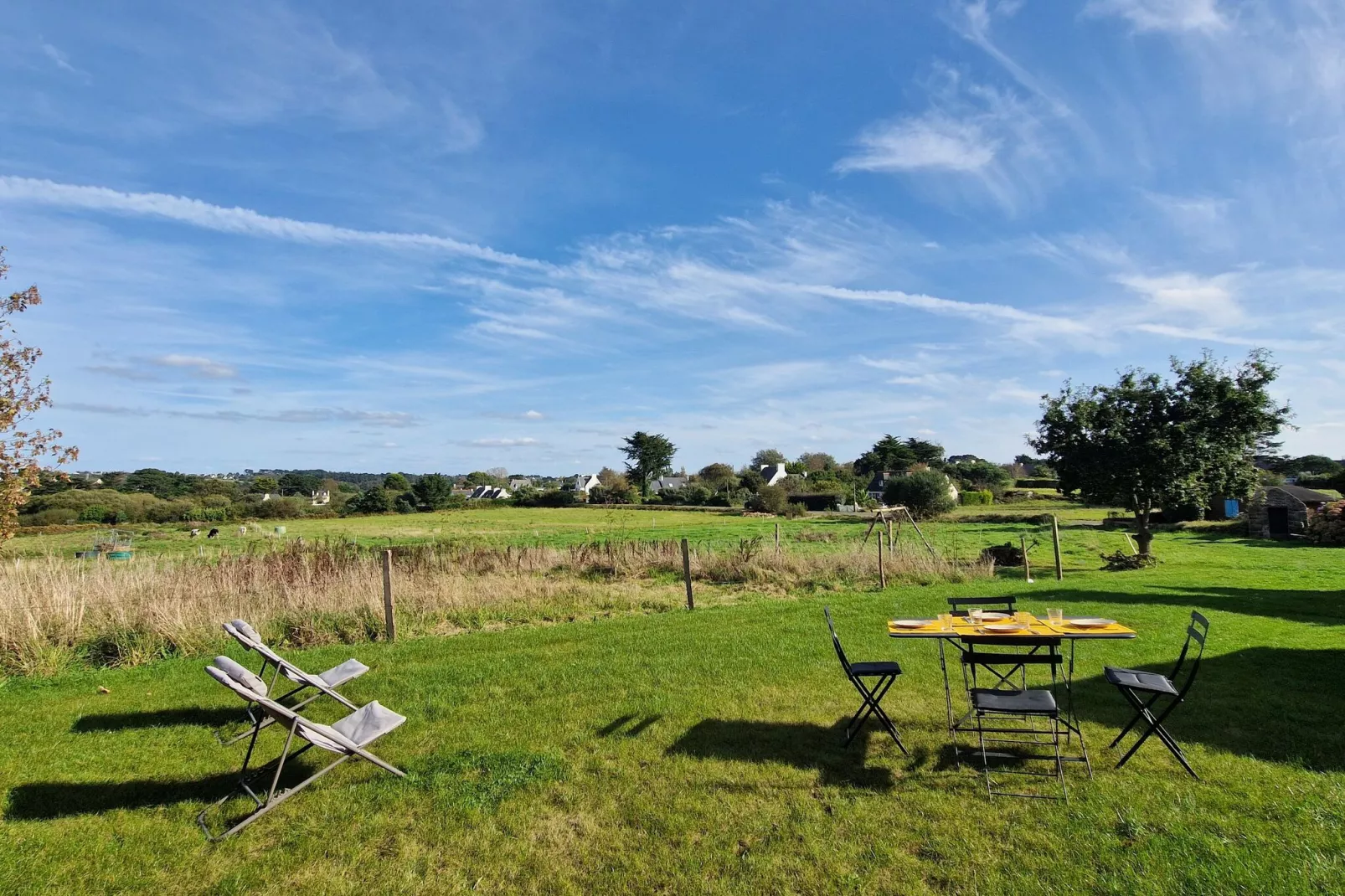Holiday home in Plougasnou Baie de Morlaix-Tuinen zomer