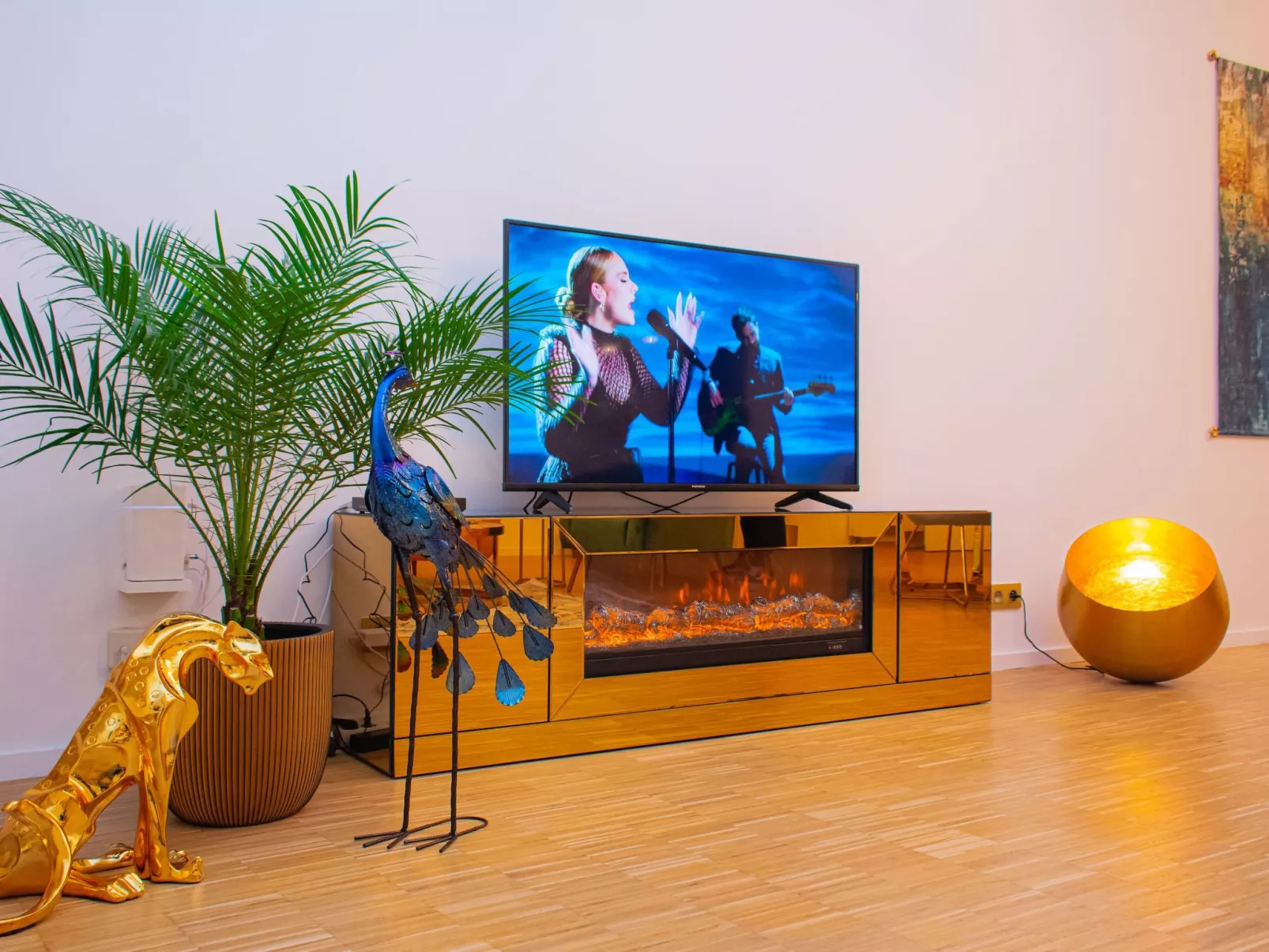 "Chic City Escape 2B" - Image-tags.info