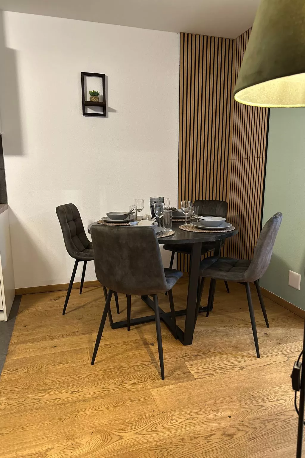 Work&Chill Wallis - Image-tags.info