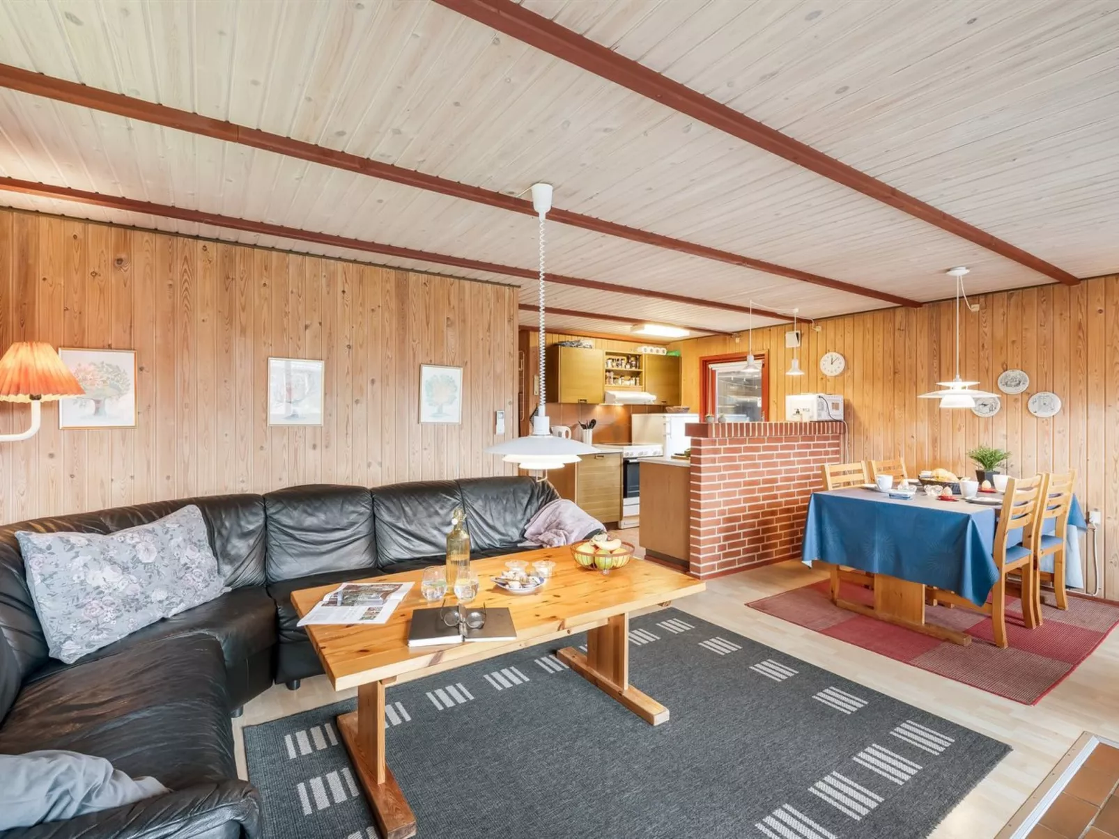 "Samine" - 1.2km from the sea - Binnen