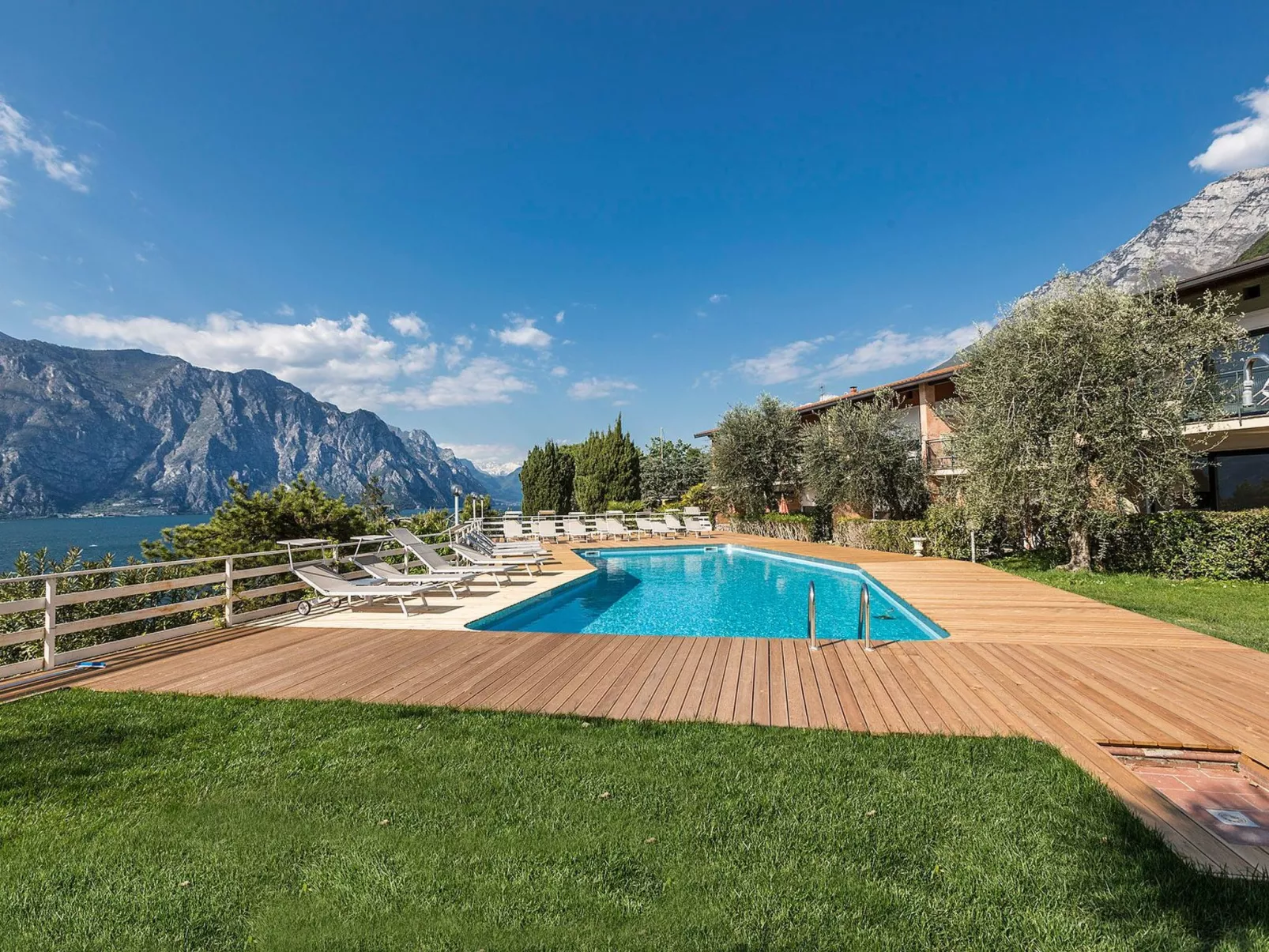 Zwei-Zimmer-Wohnung mit Seeblick, Grill und Gemeinschaftspool - Image-tags.info