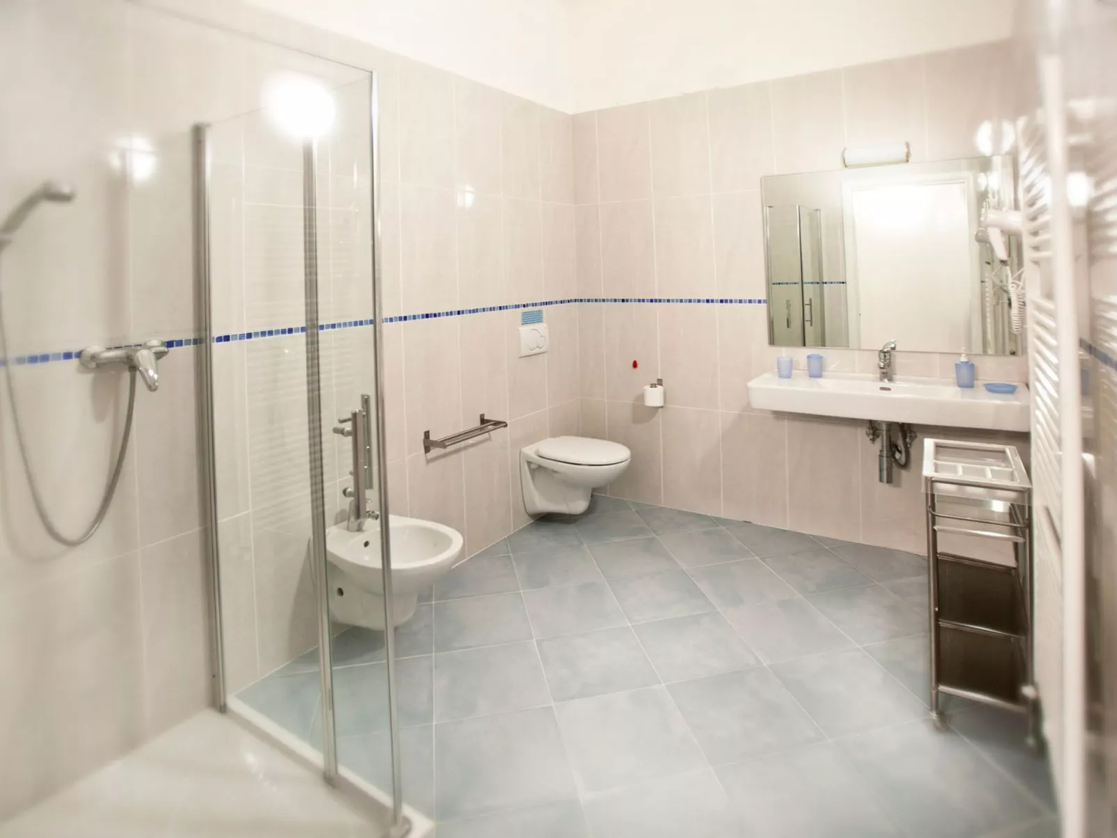 Dreizimmerwohnung mit teilweiser Seesicht - Image-tags.info