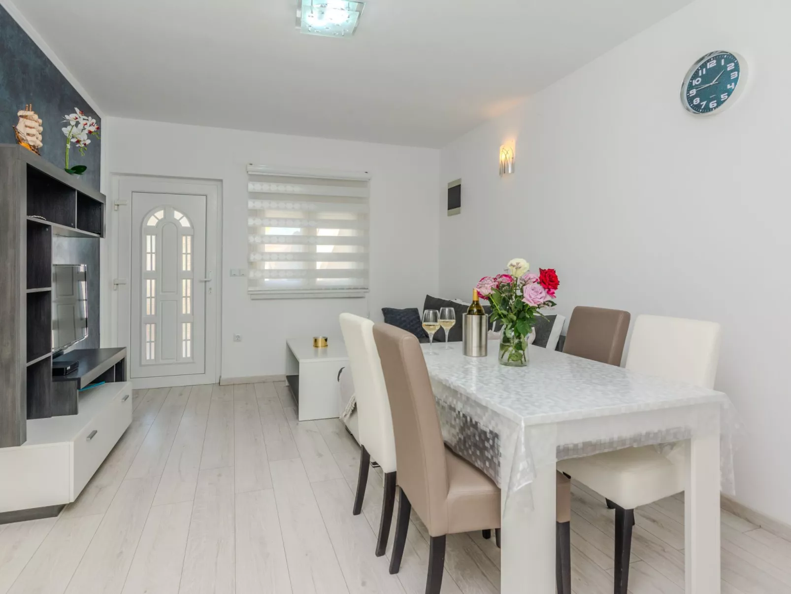 Apartment Lucica 2 - Image-tags.info