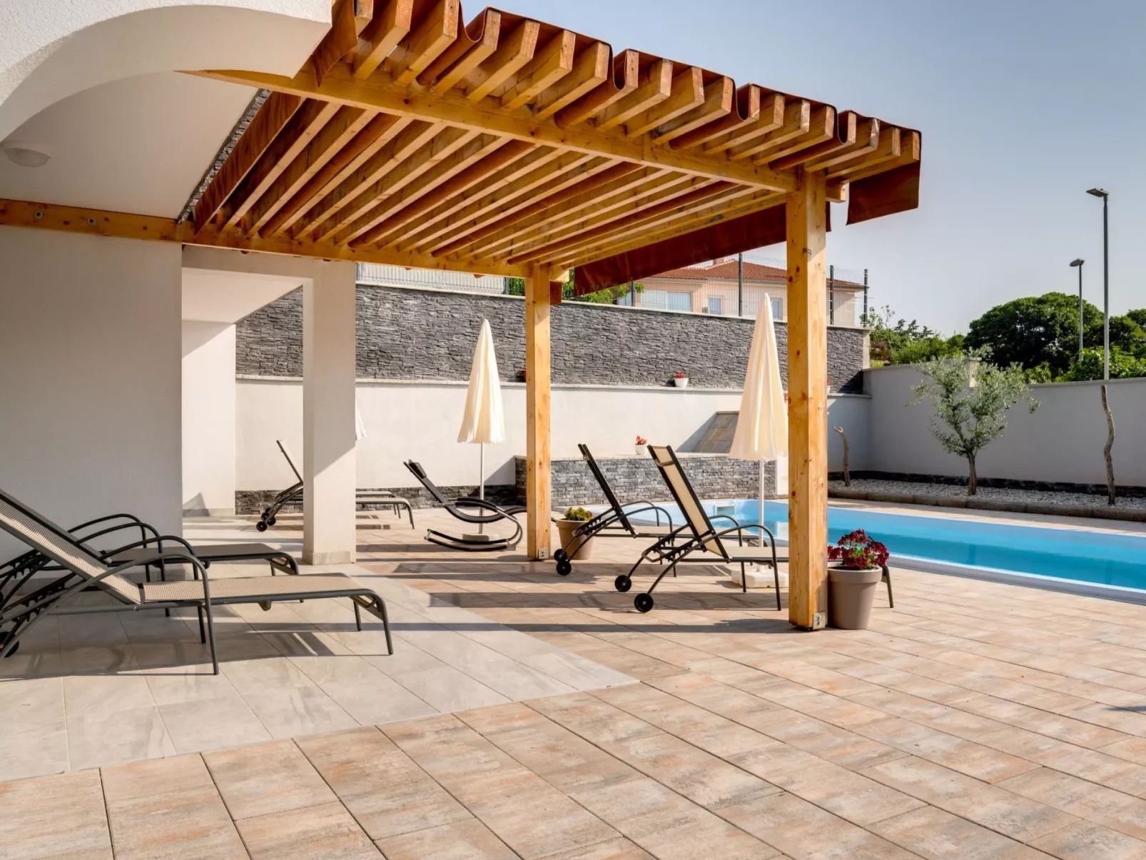 Schönes Haus in Pinezići mit privatem Parkplatz - Image-tags.info