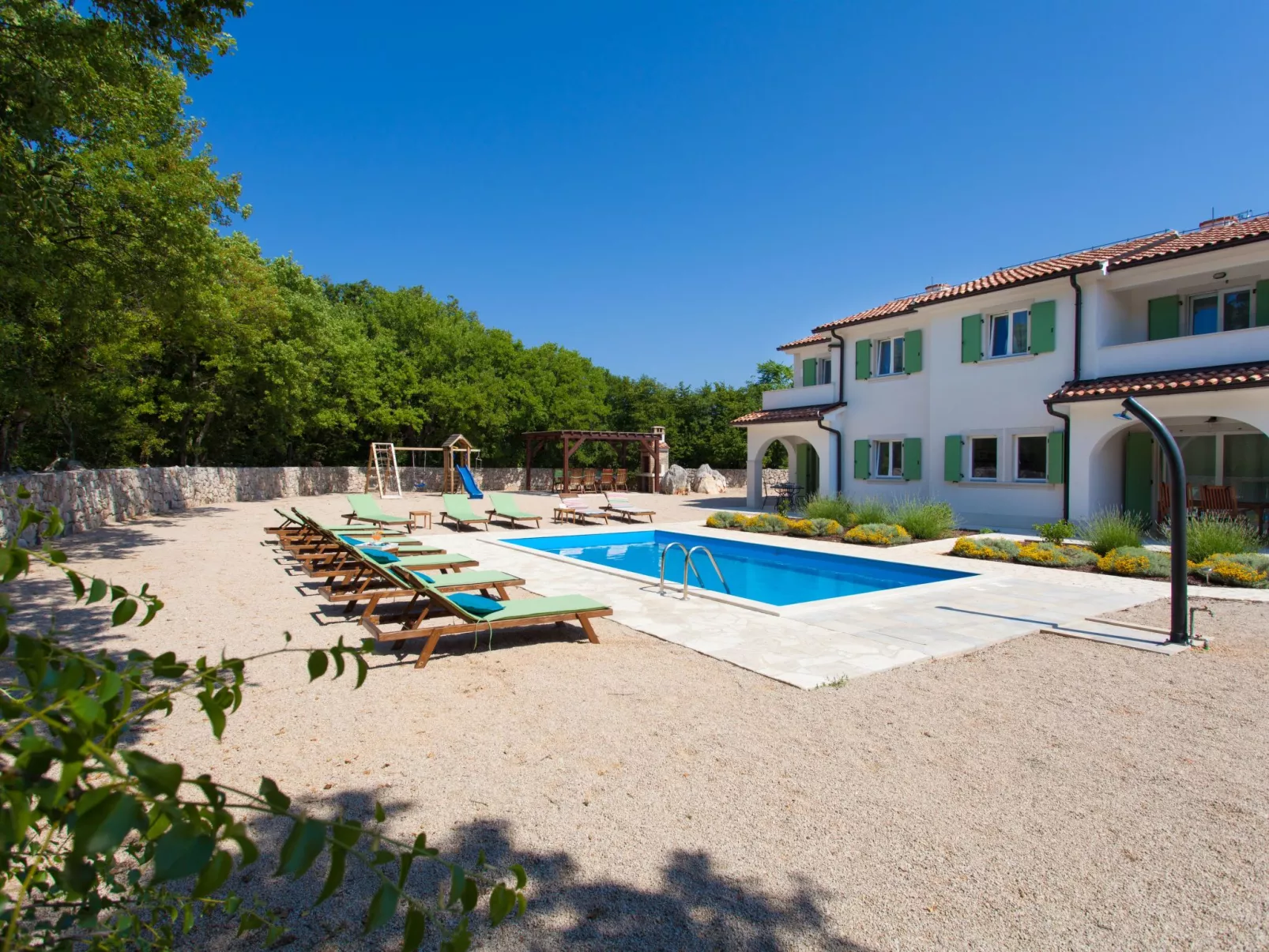 Luxuriöse Villa mit Pool inmitten der Natur - Image-tags.info