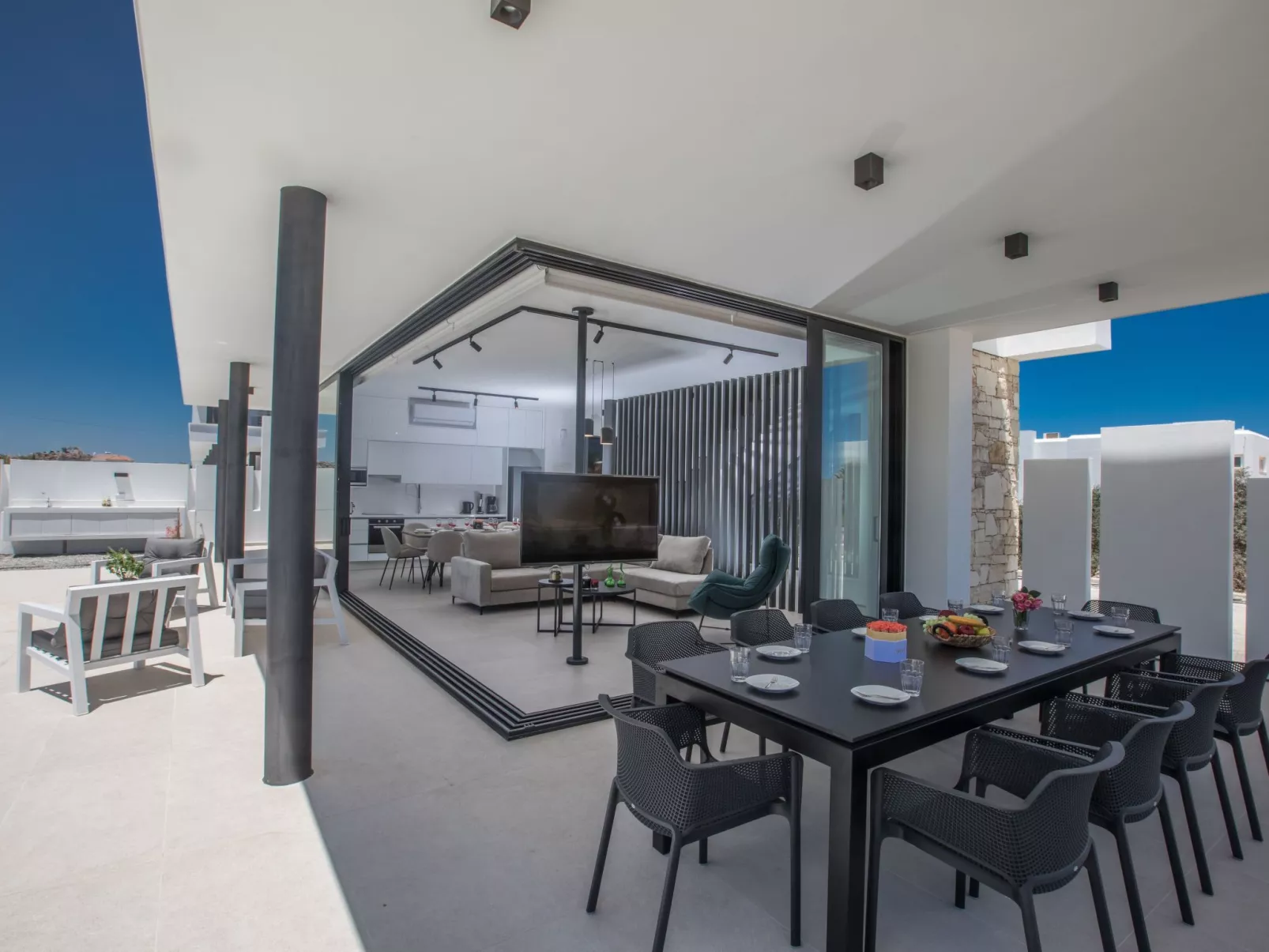 Geräumige Villa mit großem Garten und Pool - Image-tags.info