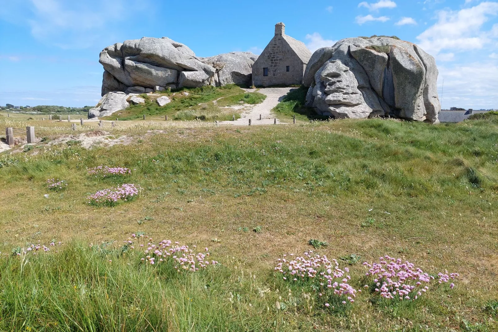 Komfortables bretonisches Ferienhaus nahe Küste in Kerlouan-Gebieden zomer 5km