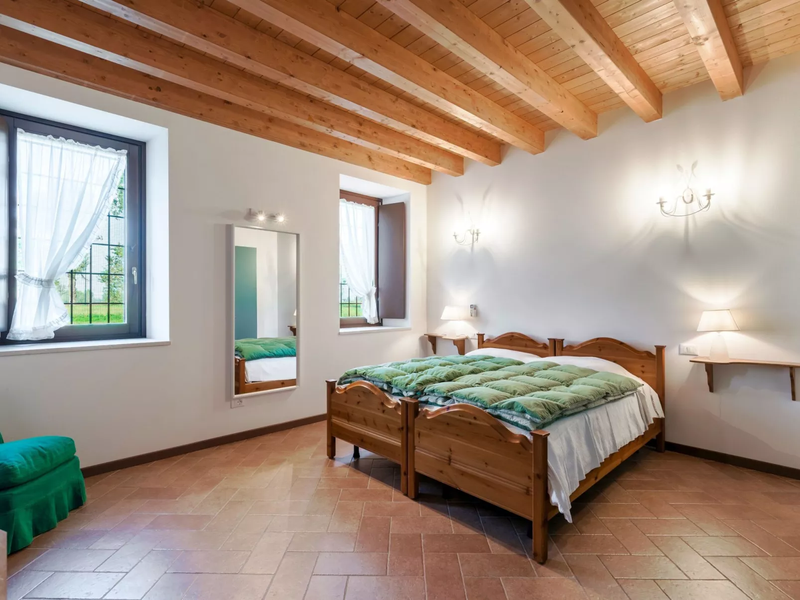 Zweizimmerwohnung mit zwei Einzelbetten und Schlafsofa - Image-tags.info