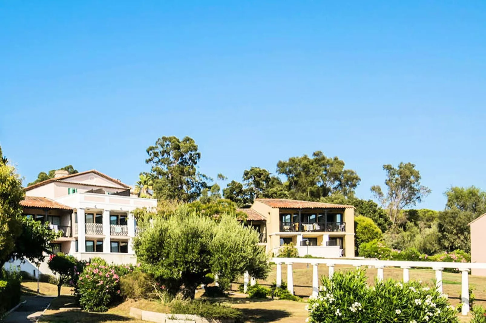 Résidence Les Parcs de Grimaud - maeva Home-Buitenkant zomer