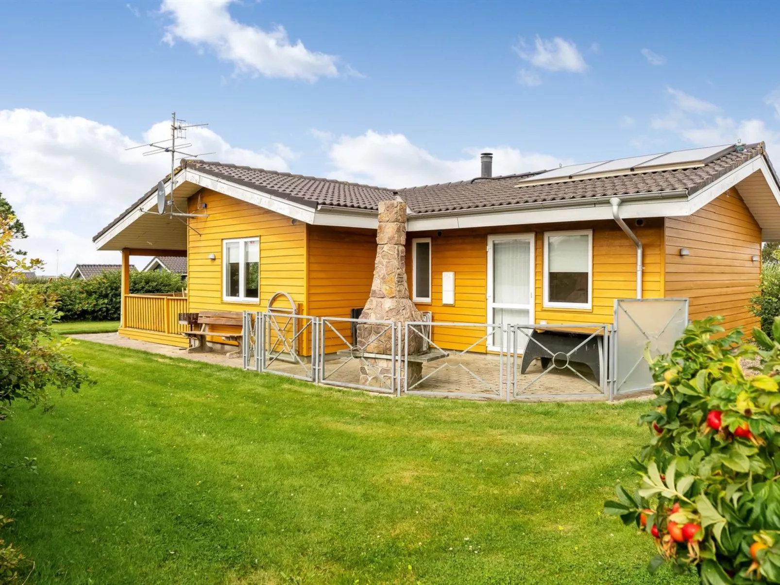 "Elnur" - 200m to the fjord - Buiten