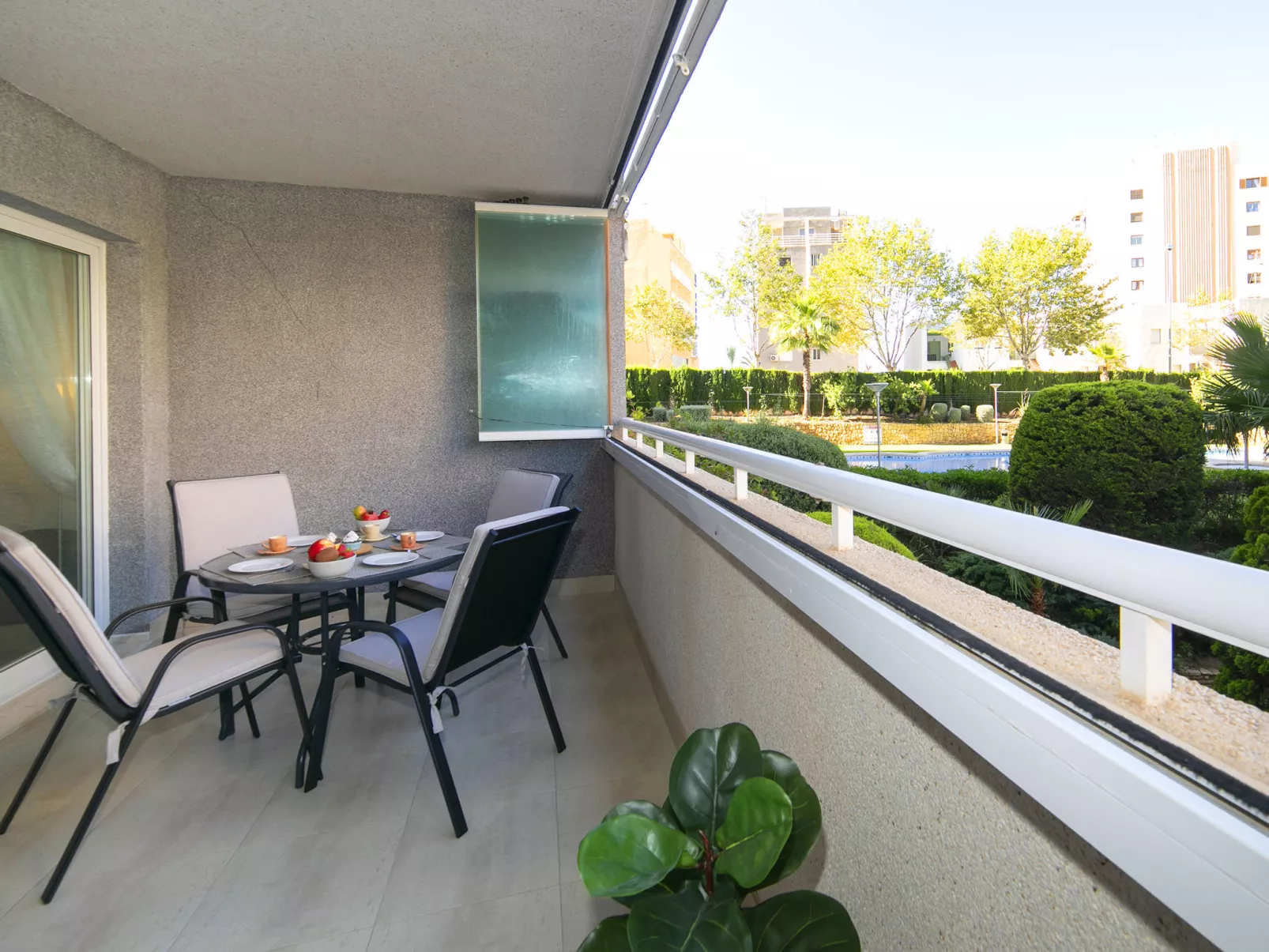 Apolo XVIII - Buiten