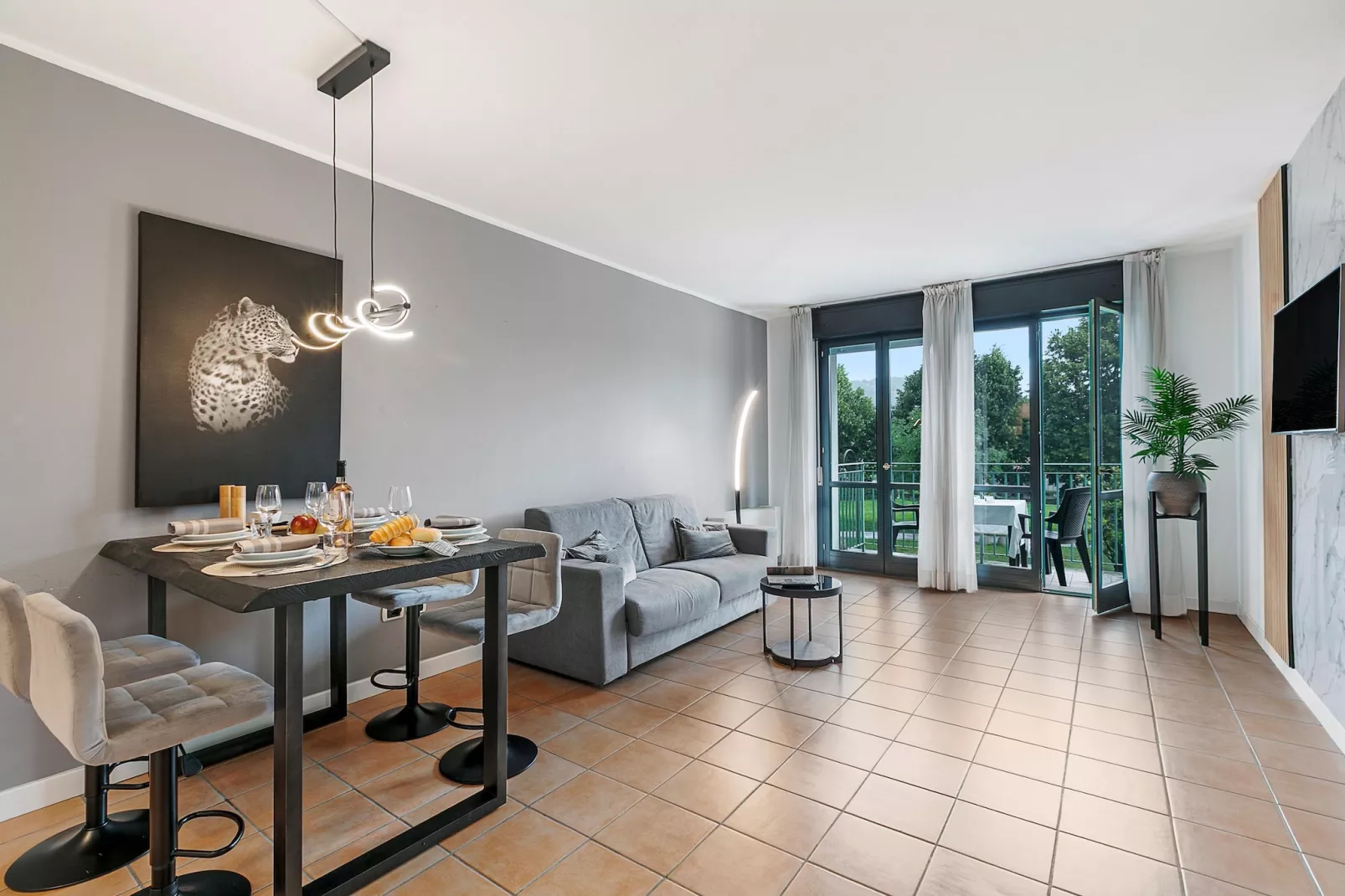 RESIDENCE PORTO LETIZIA - PALACE-1ROOM APT 4 PAX MOUNTAIN VIEW DELUXE8204 - P1MD4 - Woonkamer