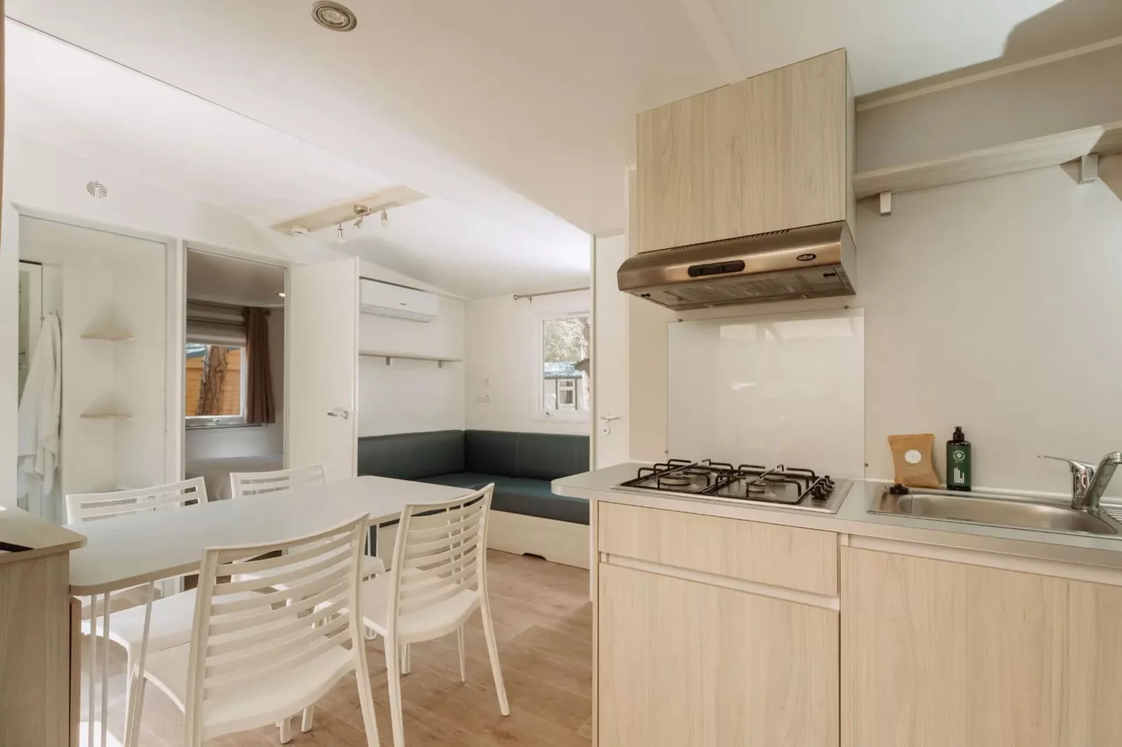 HOLA CAMP SITGES GARROFER-Bungalow Comfort 4-Keuken