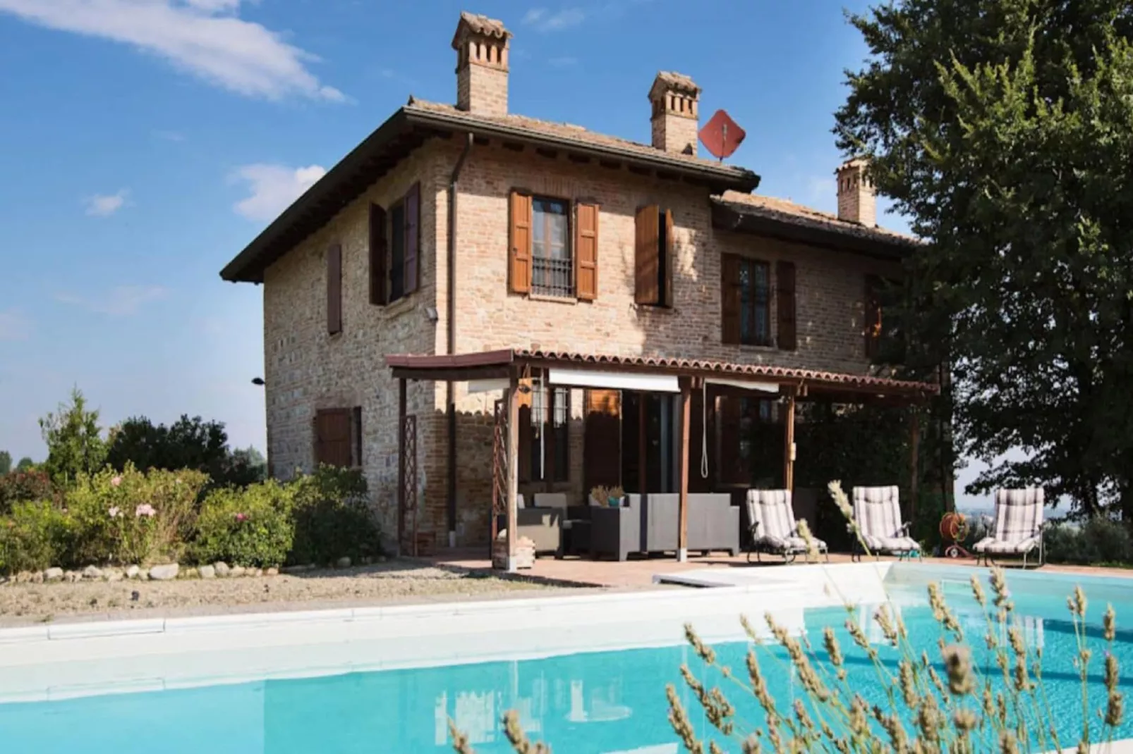 Cascina Tabia - Buitenkant zomer