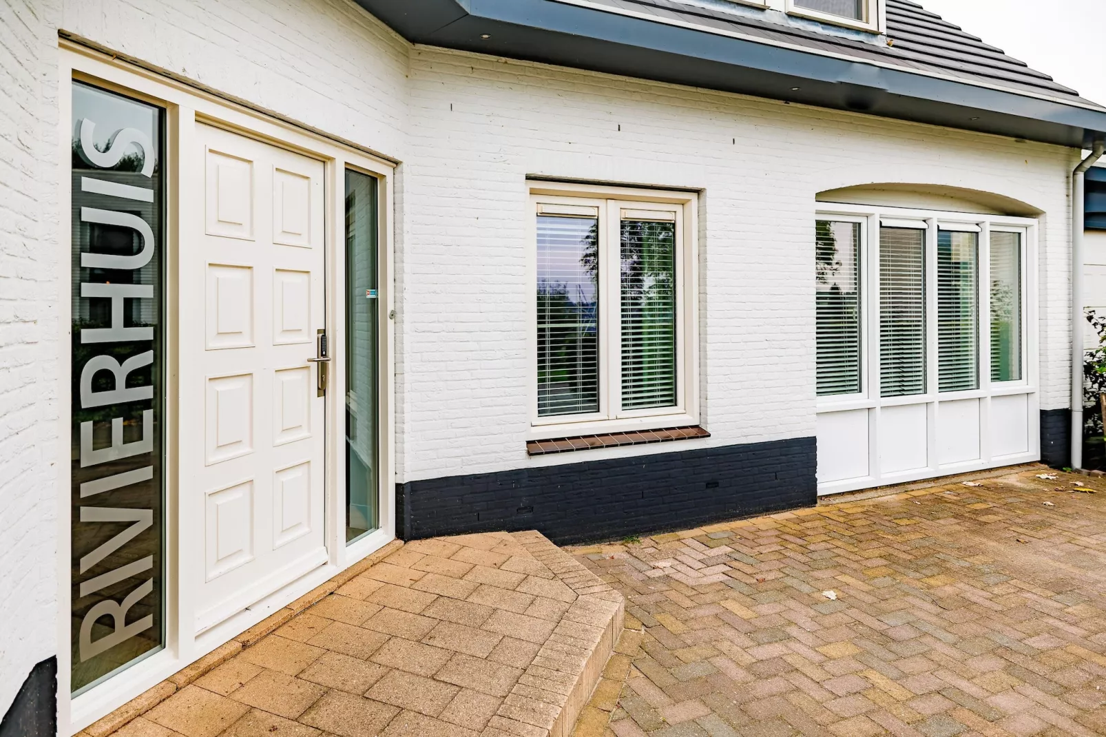 Vakantiepark Eiland van Maurik 4 - Buitenkant zomer