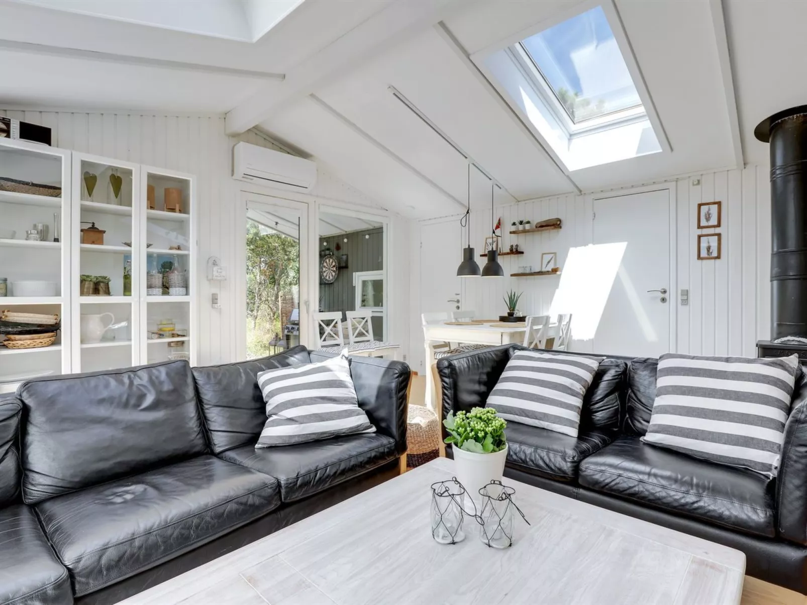 "Essi" - 300m from the sea-Binnen