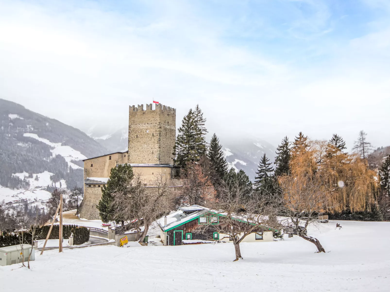 Burg Biedenegg, Pach - Buiten