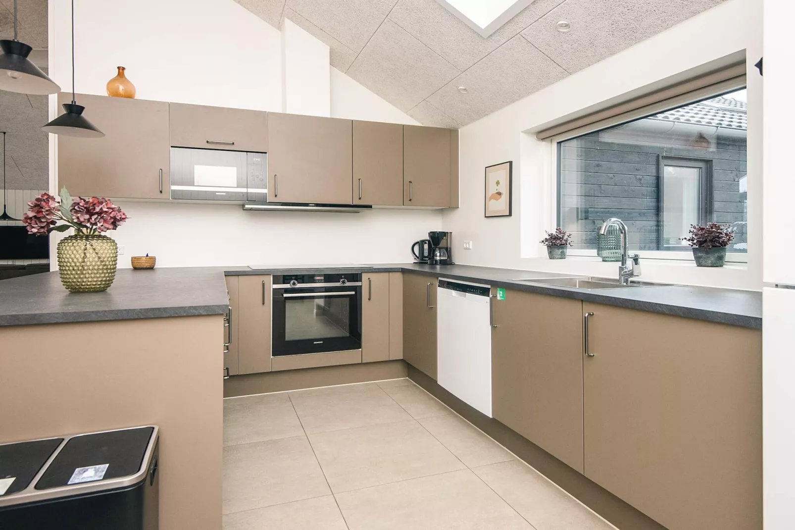 Luxe villa met zwembad -- By Traum Ferienwohnungen-Binnen