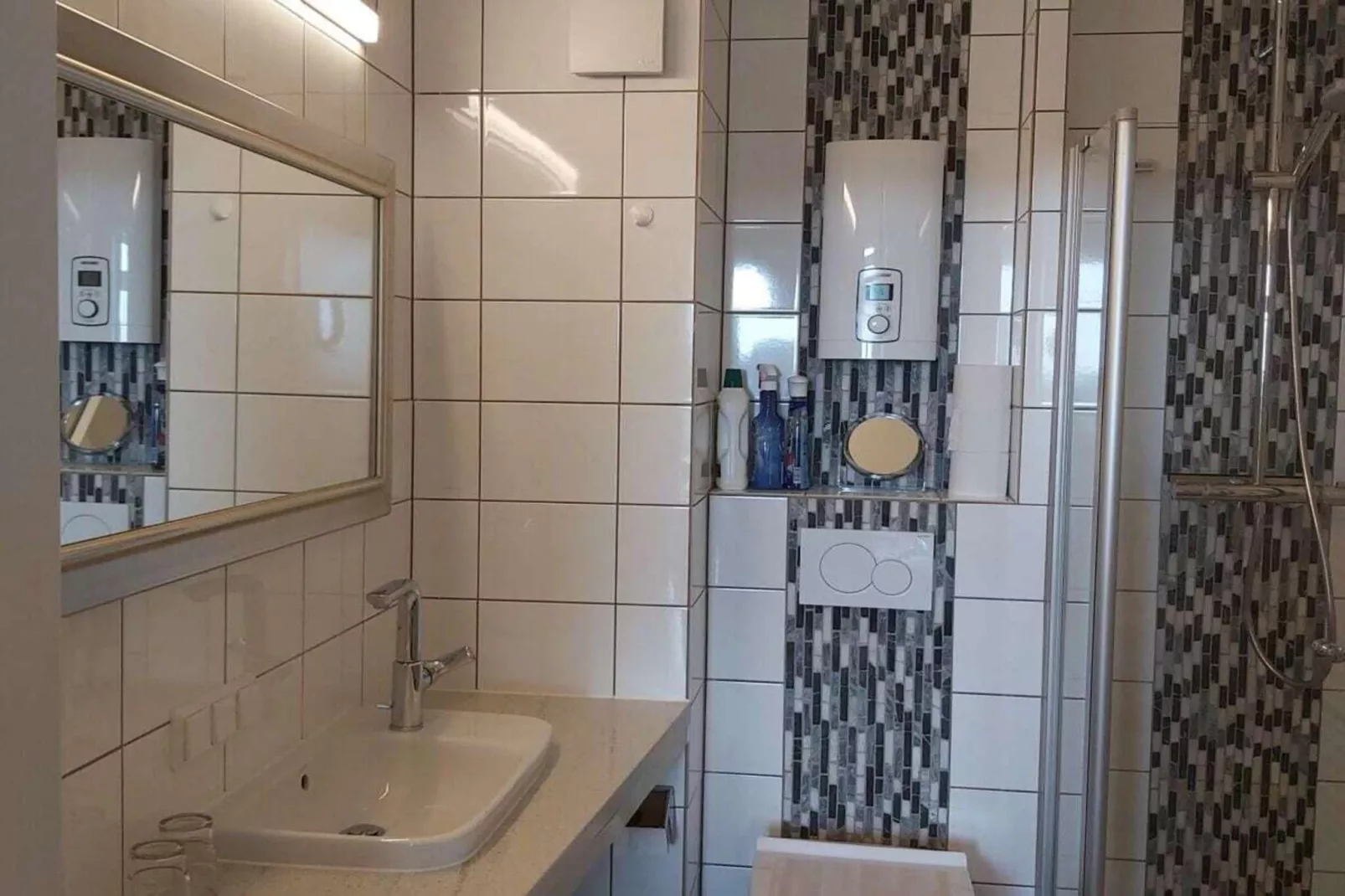 490310-Badkamer