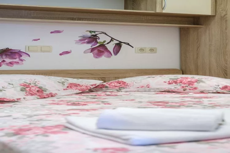 Apartments Hope (Dugi Rat) - Standard One-Bedroom Apartment with Terrace and Sea View (A3)