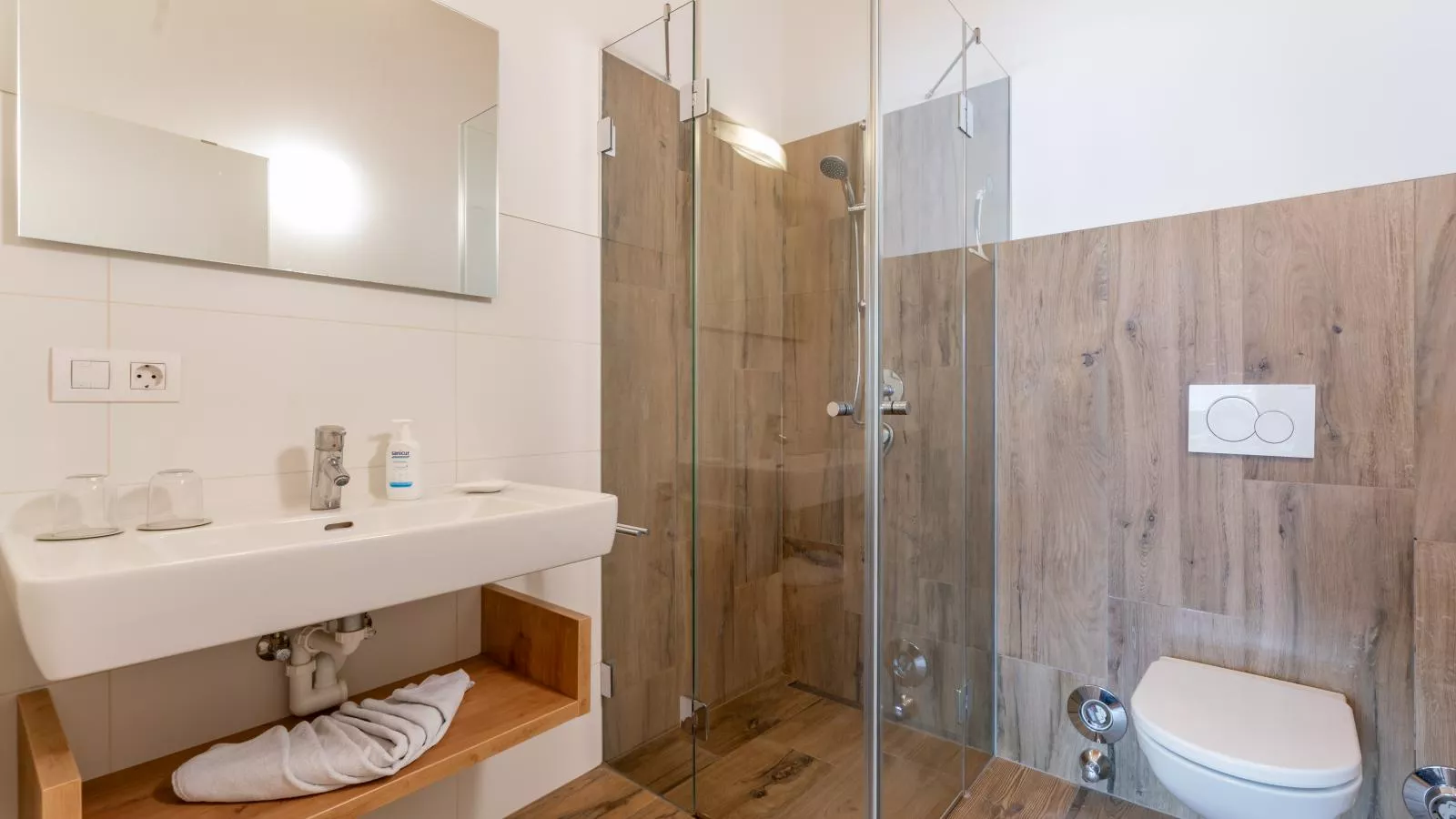 Salzach Lodge-Badkamer