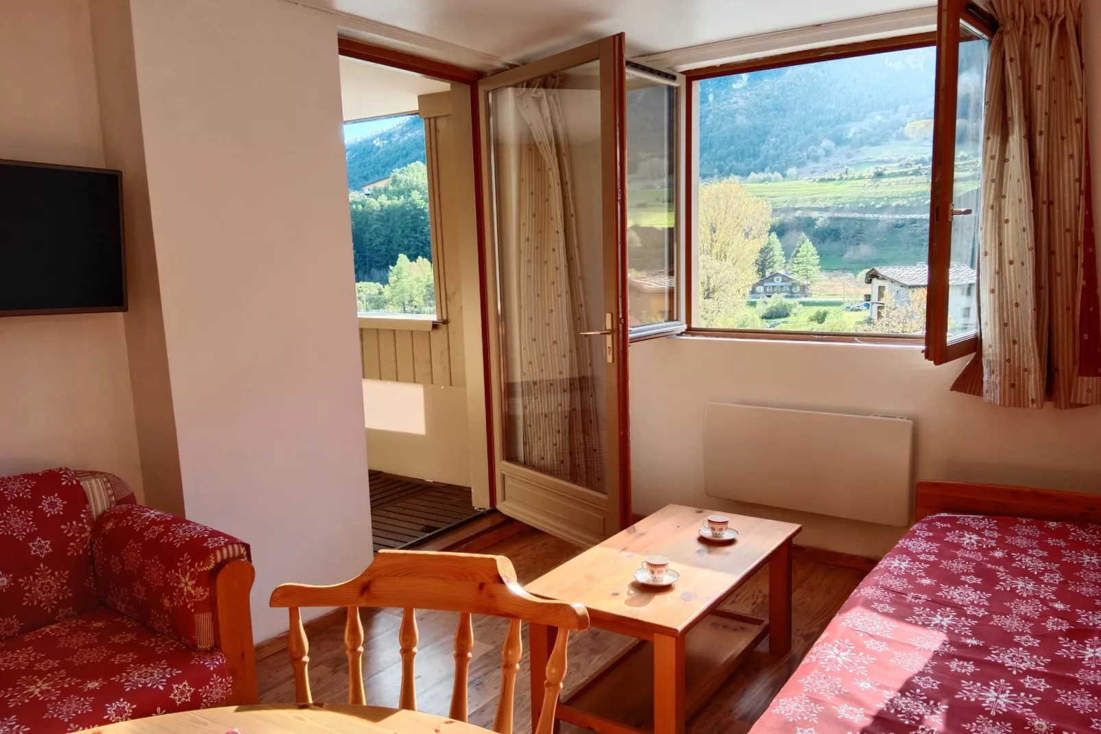 Terrasses F 104 - PARC NAT. VANOISE appart. 6 pers - Woonkamer
