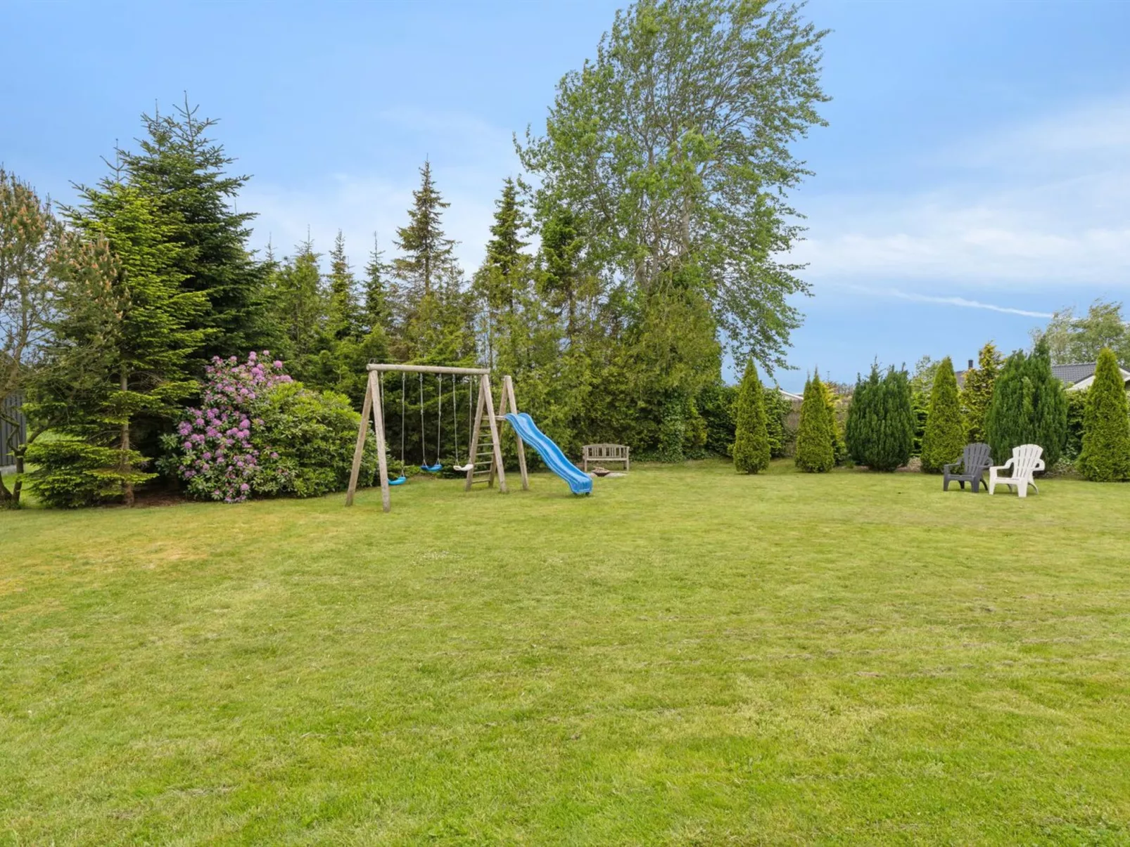 "Henne" -  from the sea-Buiten