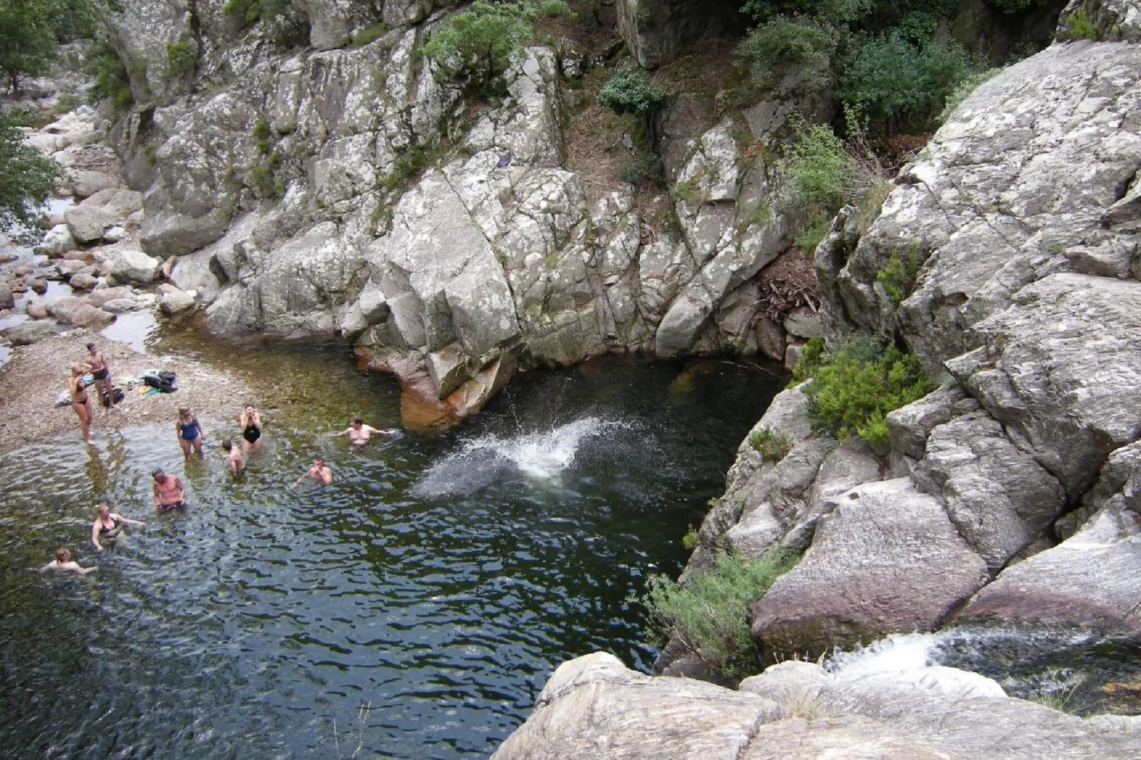 Doppelhaushälfte in Lussan / Le Tilleul-Gebieden zomer 20km