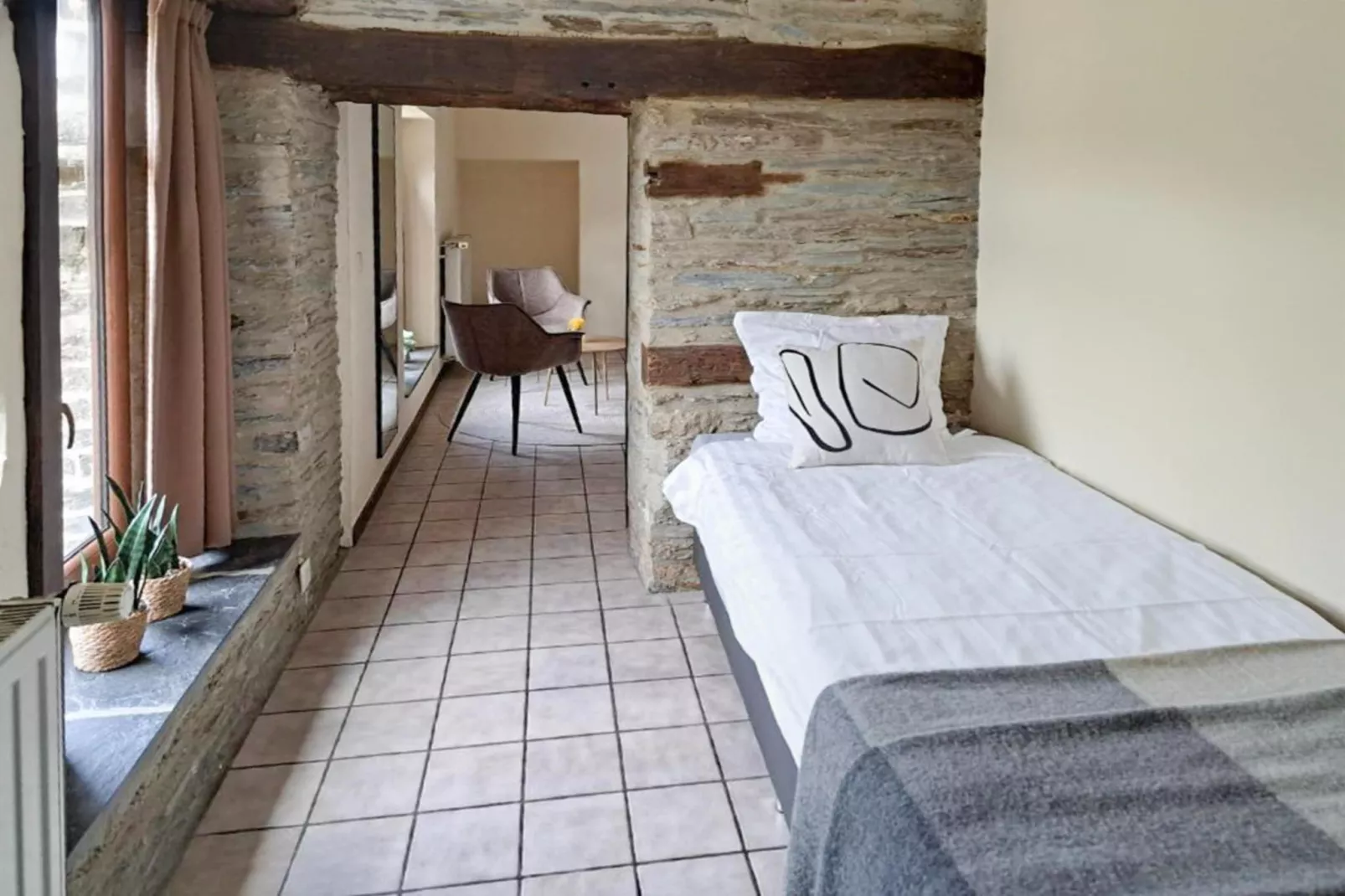 Au Coeur d'Alle - Triple Room with Bathroom-Slaapkamer