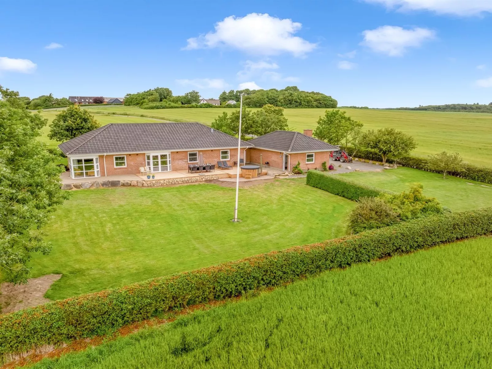 "Erja" - 300m to the fjord-Buiten