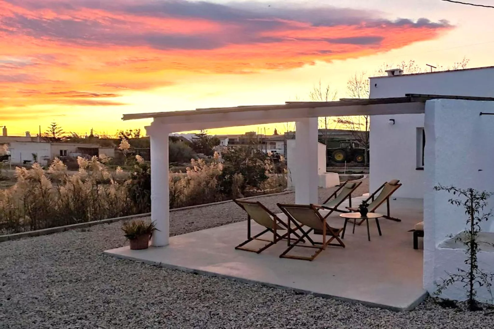 Mas Midó-Buitenkant zomer