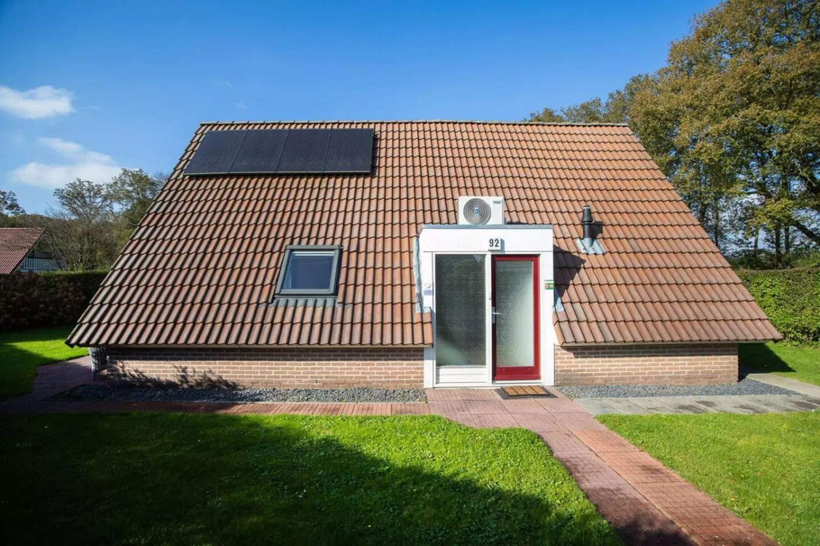 92 | Gaai | Prachtige bungalow nabij natuur-Buitenkant zomer