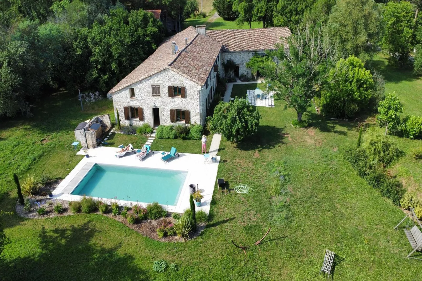 Villa Pardaillan-Buitenkant zomer